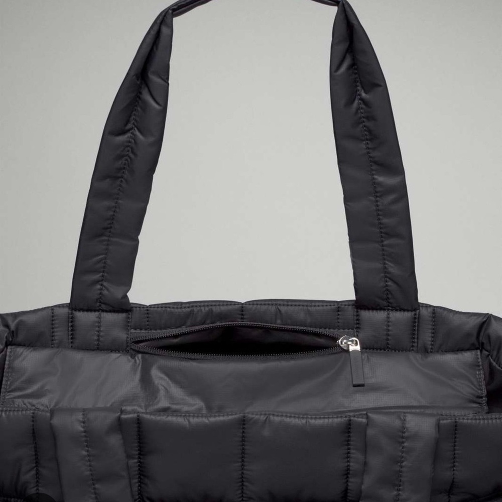 Lululemon Quilted Grid Tote 26L - Picture 4 of 7